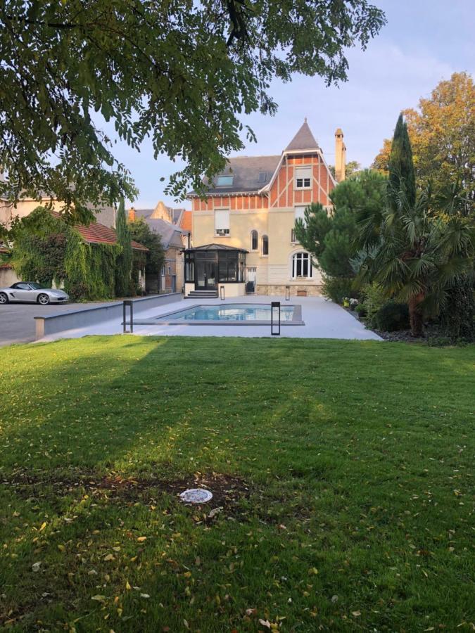 Le Pavillon De Nathalie Hotel Isles-sur-Suippe Екстериор снимка