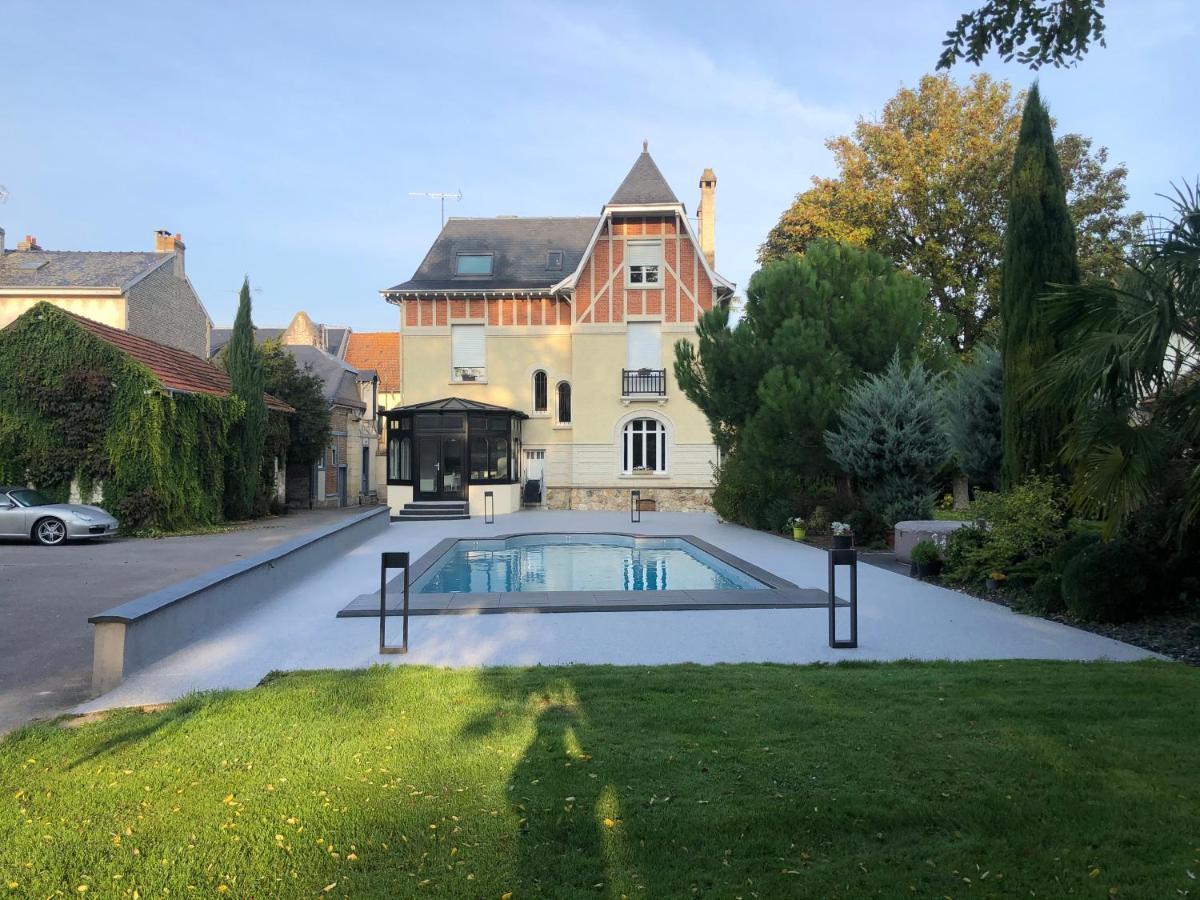 Le Pavillon De Nathalie Hotel Isles-sur-Suippe Екстериор снимка