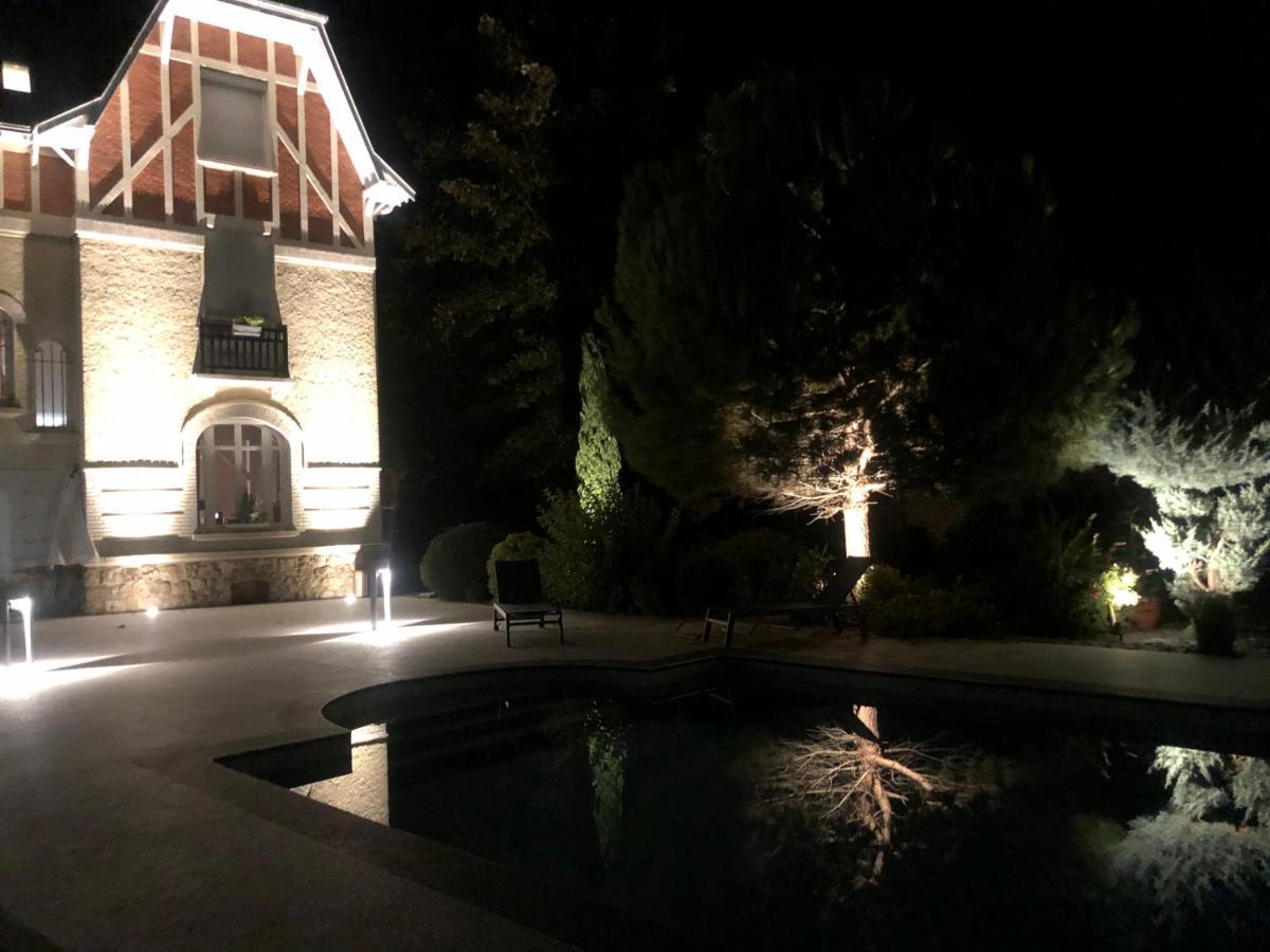 Le Pavillon De Nathalie Hotel Isles-sur-Suippe Екстериор снимка